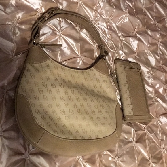 Dooney & Bourke Handbags - Dooney & Bourke Purse and Wallet